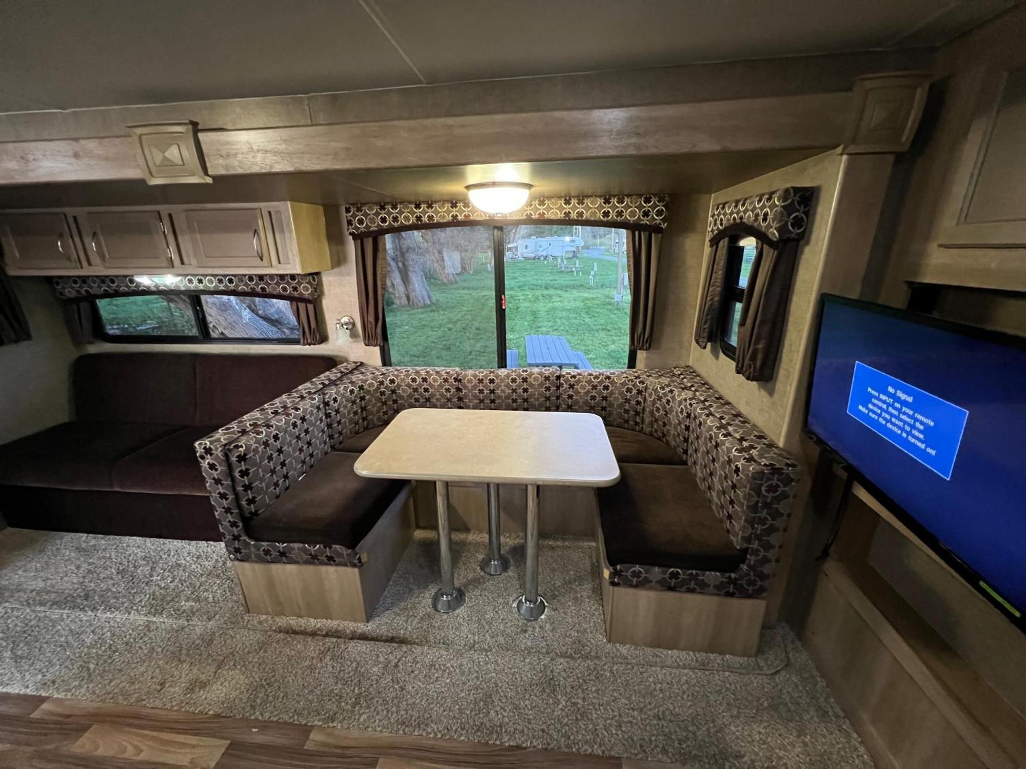 Surfside Glamping Camper Hotel Klamath Exterior photo